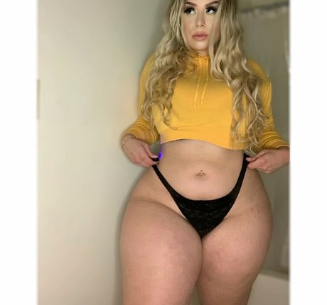 Foto di nudo di fuga di OnlyFans di Blondiemami