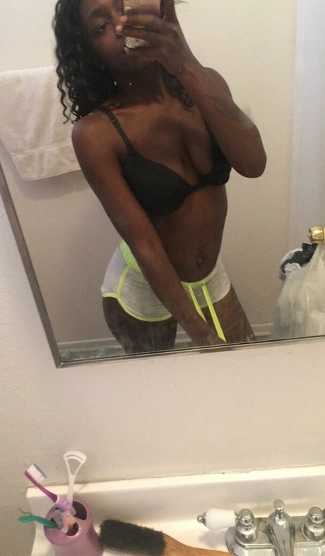 Foto di nudo di fuga di OnlyFans di Brixxb94