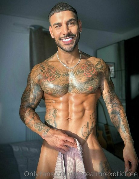 Foto di nudo di fuga di OnlyFans di Therealmrexoticfree