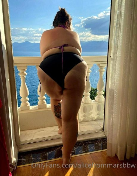 Foto di nudo di fuga di OnlyFans di Alicefrommarsbbw