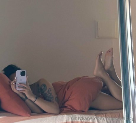 Foto di nudo di fuga di OnlyFans di Missaznbby
