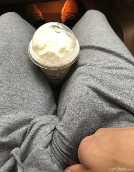 Foto di nudo di fuga di OnlyFans di Jeanblackxxx