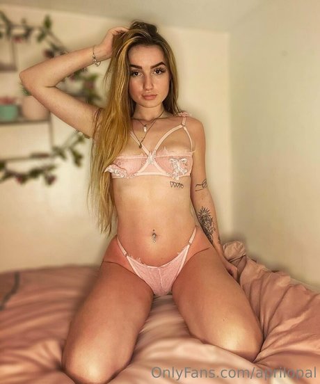 Foto di nudo di fuga di OnlyFans di Aprilopal