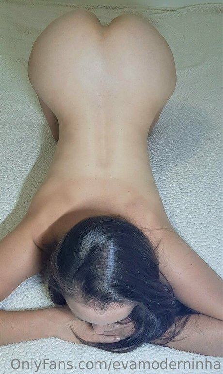 Foto di nudo di fuga di OnlyFans di Evamoderninha