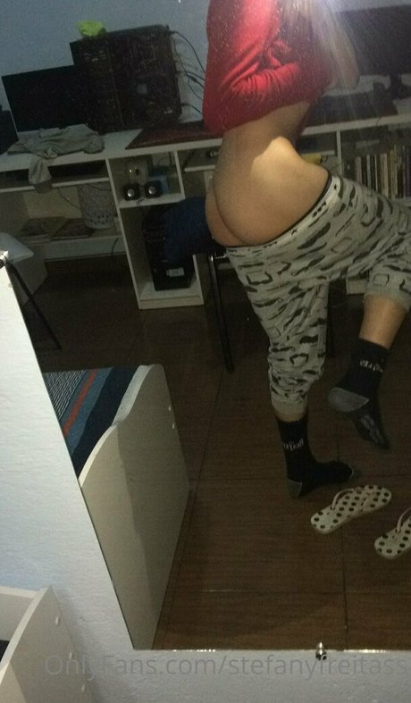 Foto di nudo di fuga di OnlyFans di Stefanyfreitass