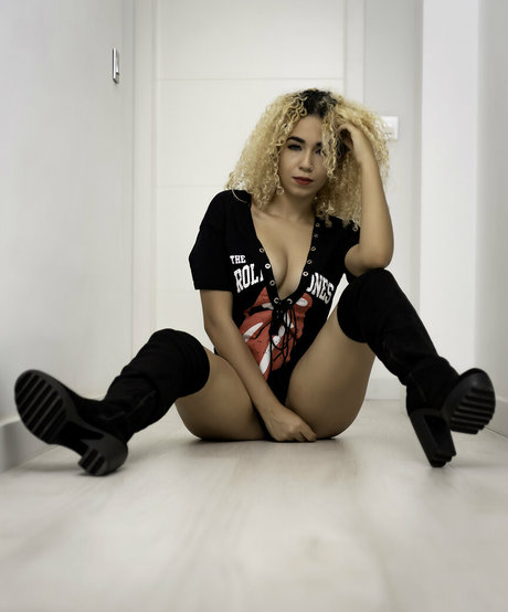 Foto di nudo di fuga di OnlyFans di Mariacabello