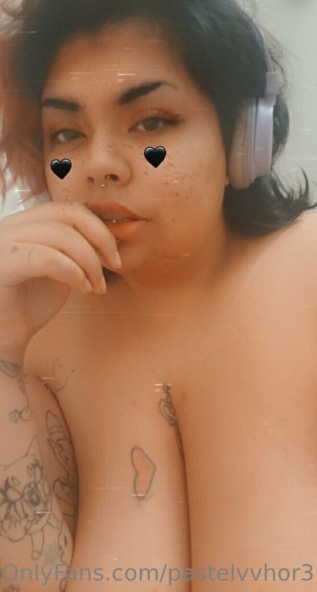 Foto di nudo di fuga di OnlyFans di Pastelvvhor3