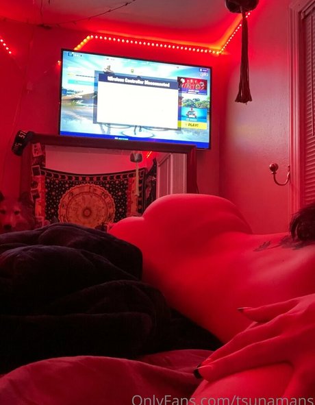 Foto di nudo di fuga di OnlyFans di Tsunamans