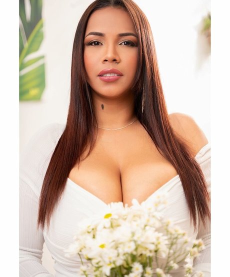 Foto di nudo di fuga di OnlyFans di Isa Gomez