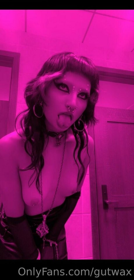 Foto di nudo di fuga di OnlyFans di Gutwax