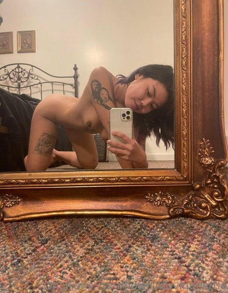 Foto di nudo di fuga di OnlyFans di Howlsmovingcattle