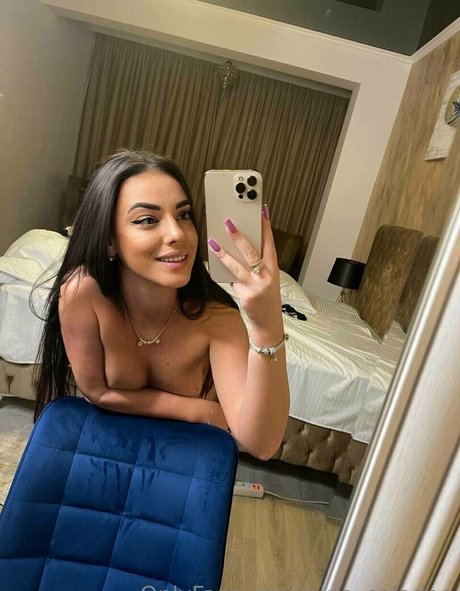 Foto di nudo di fuga di OnlyFans di Pinacoladaa