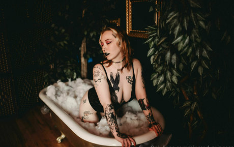 Foto di nudo di fuga di OnlyFans di Piercedprincess