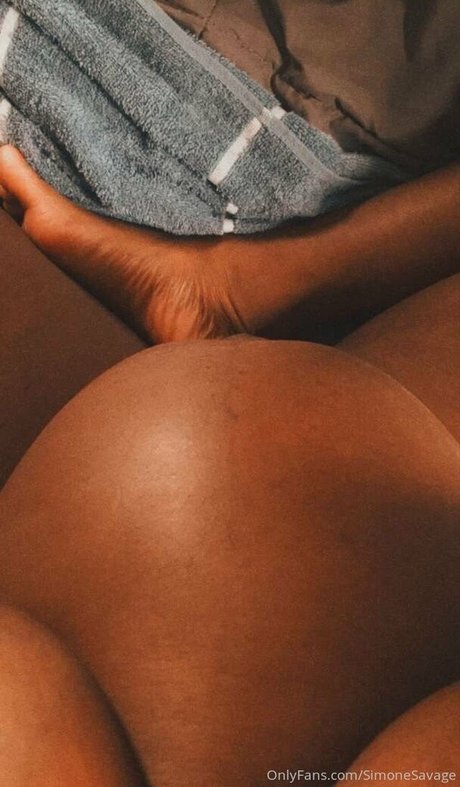 Foto di nudo di fuga di OnlyFans di Simonesavage