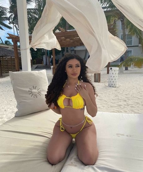 Foto di nudo di fuga di OnlyFans di Christina April Amaral