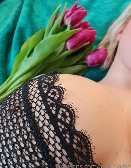 Foto di nudo di fuga di OnlyFans di Lucyclarke