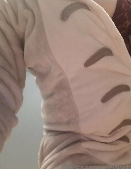 Foto di nudo di fuga di OnlyFans di Wifeyfiadh