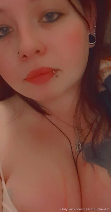 Foto di nudo di fuga di OnlyFans di Beautifulchaos25