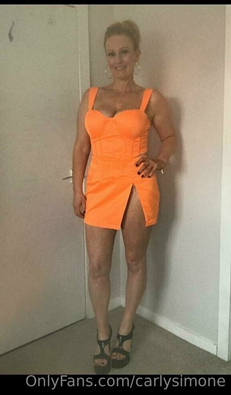 Foto di nudo di fuga di OnlyFans di Carlysimone