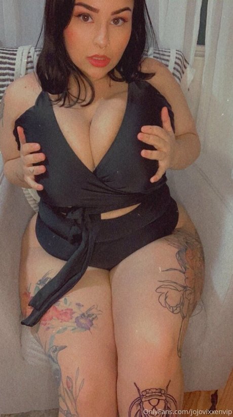 Foto di nudo di fuga di OnlyFans di Jojovixxenvip
