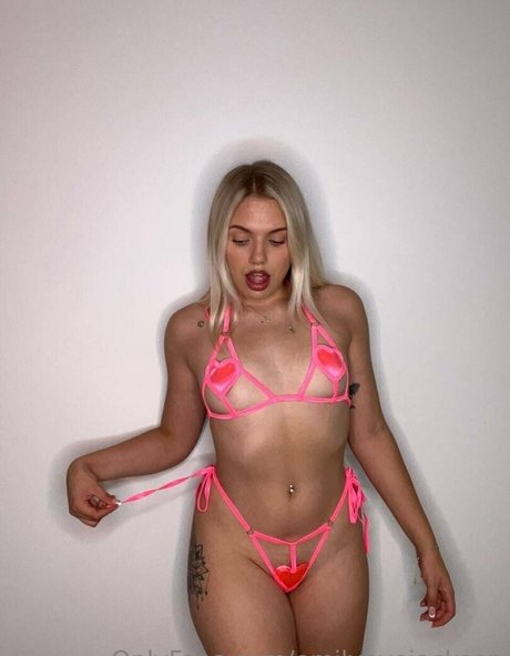 Foto di nudo di fuga di OnlyFans di Emilyevejackson