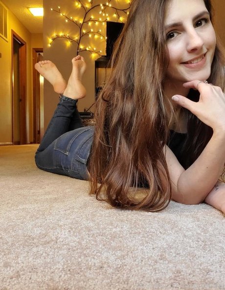 Twoprettyfeet