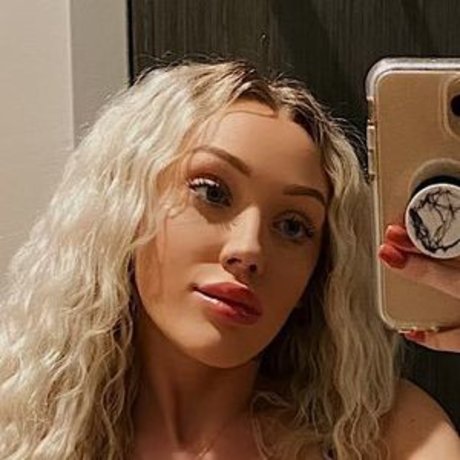 Foto di nudo di fuga di OnlyFans di Richgirlrising