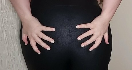 Foto di nudo di fuga di OnlyFans di Ellastarfire