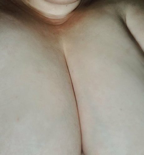 Foto di nudo di fuga di OnlyFans di Ellastarfire