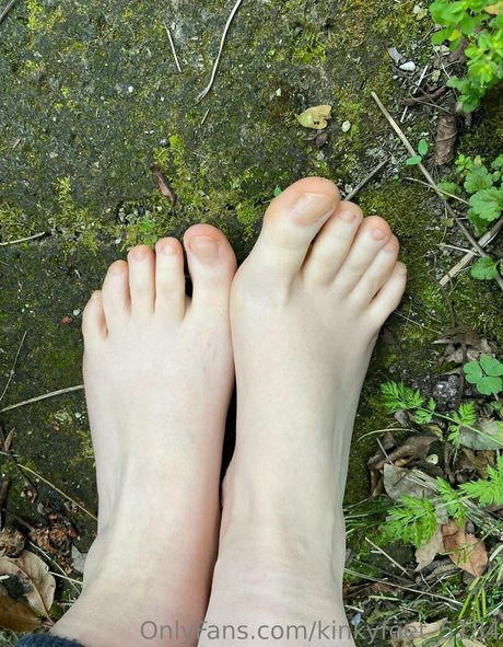 Foto di nudo di fuga di OnlyFans di Kinkyfeet5184