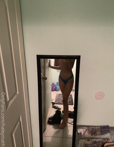 Foto di nudo di fuga di OnlyFans di Haleymathias