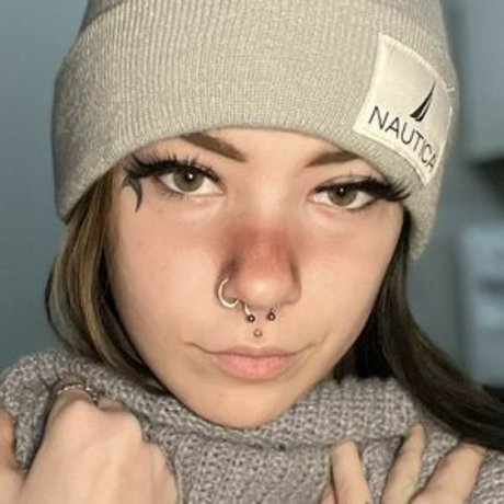 Foto di nudo di fuga di OnlyFans di Midnightrav3n