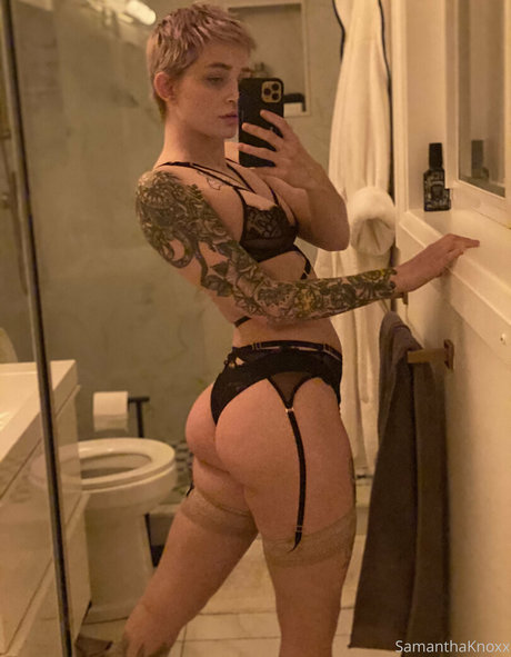 Foto di nudo di fuga di OnlyFans di Samanthaknoxxoxo