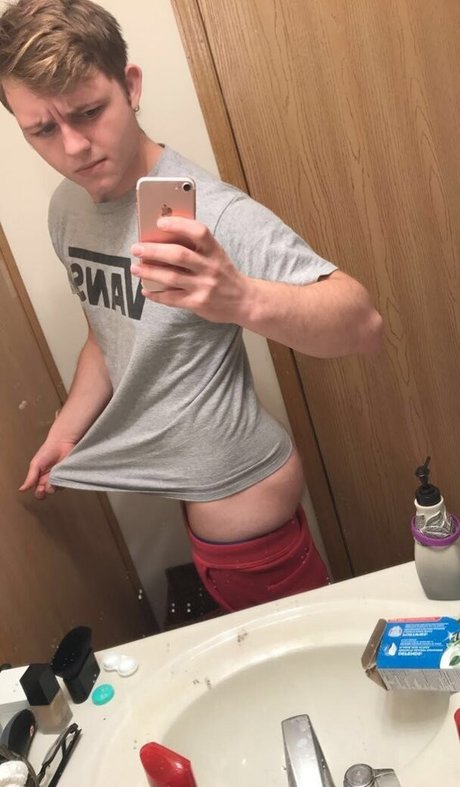 Foto di nudo di fuga di OnlyFans di Selfiejesus