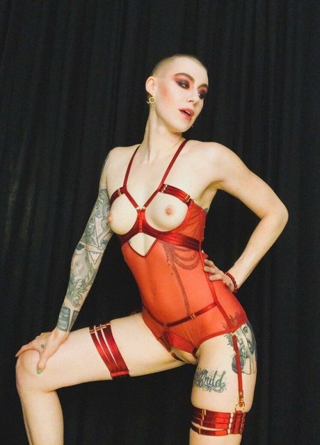 Danikaxix
