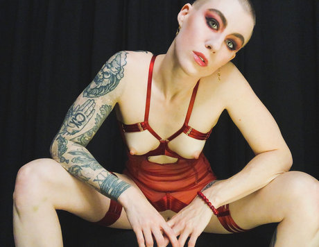 Danikaxix