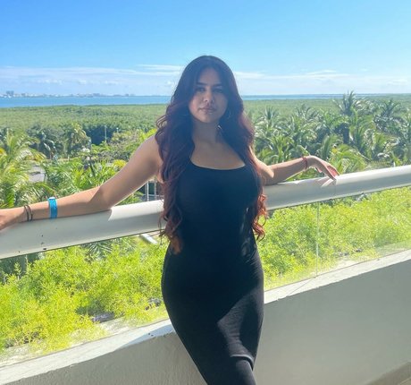 Foto di nudo di fuga di OnlyFans di Suman Maria
