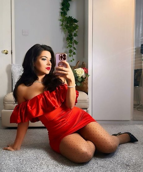 Foto di nudo di fuga di OnlyFans di Lily Fiore