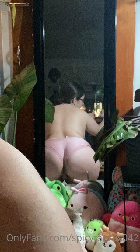 Foto di nudo di fuga di OnlyFans di Spicytaurus042