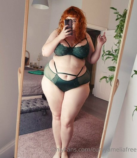 Curvyameliafree