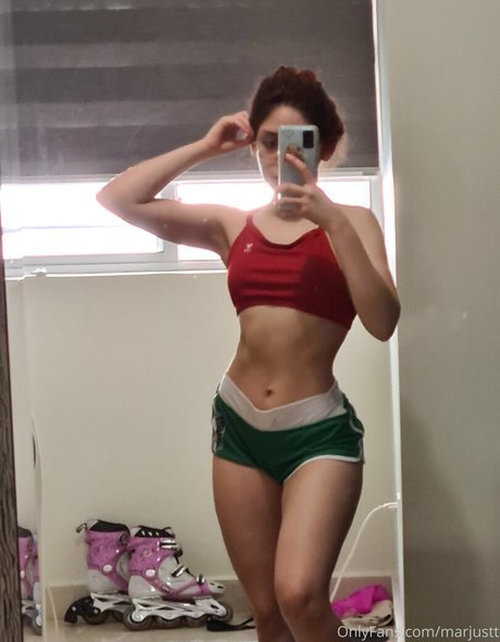 Foto di nudo di fuga di OnlyFans di Marjustt
