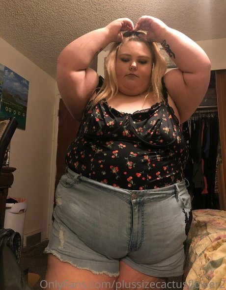 Foto di nudo di fuga di OnlyFans di Plussizecactusflower2