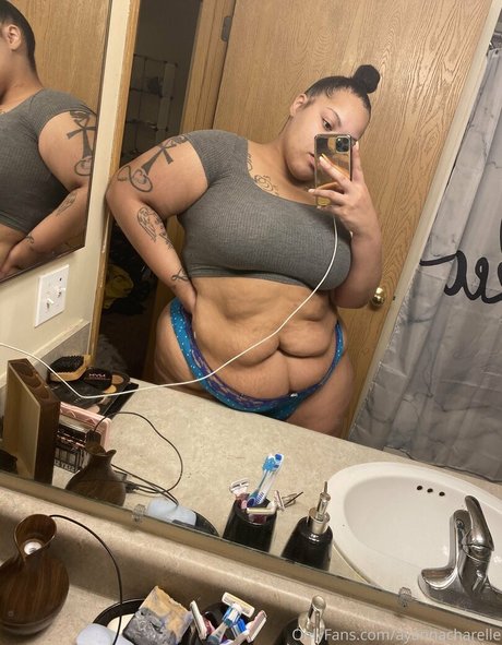 Foto di nudo di fuga di OnlyFans di Ayannacharelle