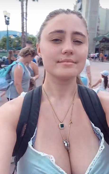 Foto di nudo di fuga di OnlyFans di Lia Marie Johnson