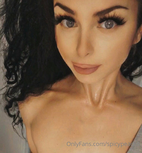 Foto di nudo di fuga di OnlyFans di Spicypeach8