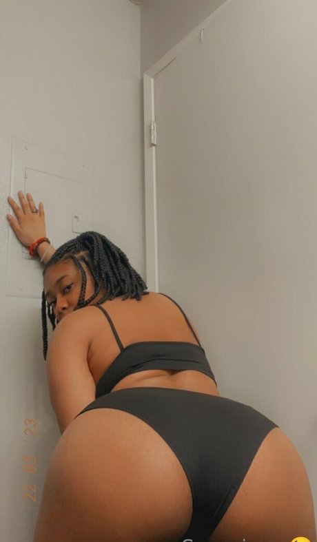 Foto di nudo di fuga di OnlyFans di Officialsexysierraa