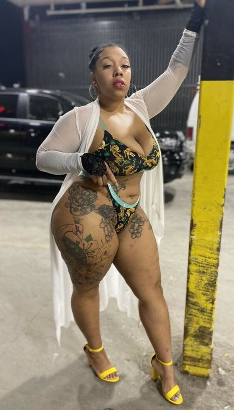 Foto di nudo di fuga di OnlyFans di Twounique87