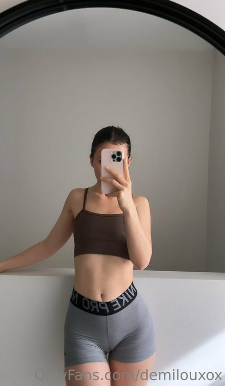 Foto di nudo di fuga di OnlyFans di Demilouxox