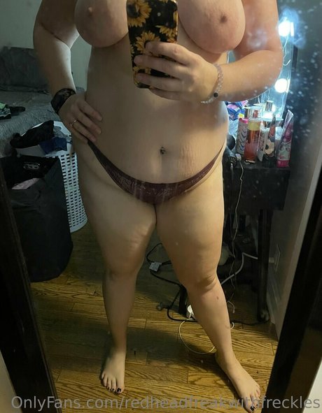 Foto di nudo di fuga di OnlyFans di Redheadfreakwithfreckles