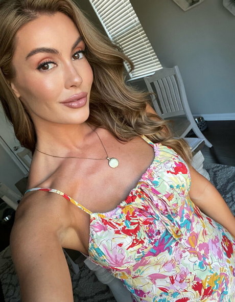 Carolinawhite54